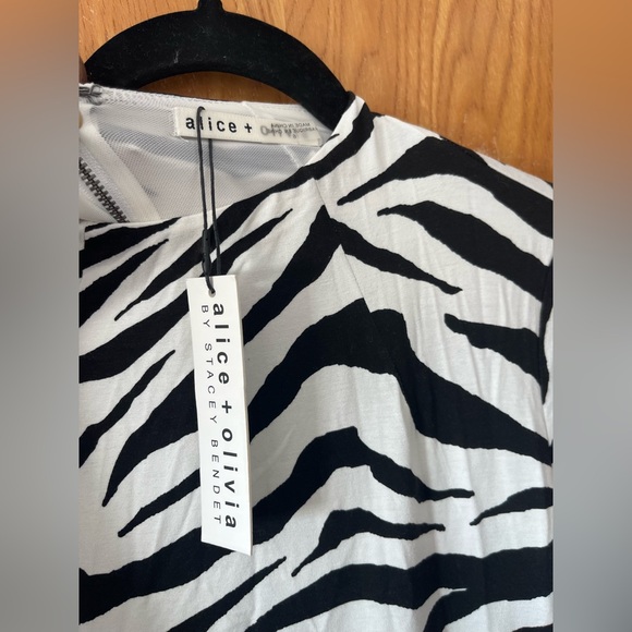 Alice and Olivia zebra stripe moc neck midi dress 6 - Picture 3 of 11